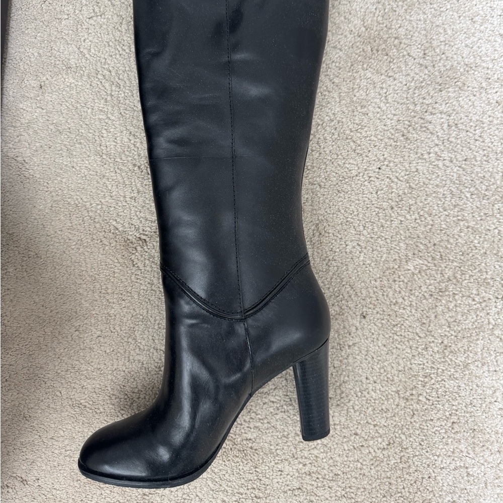 Enzo Angiolini Black Heeled Boots Sleek Design